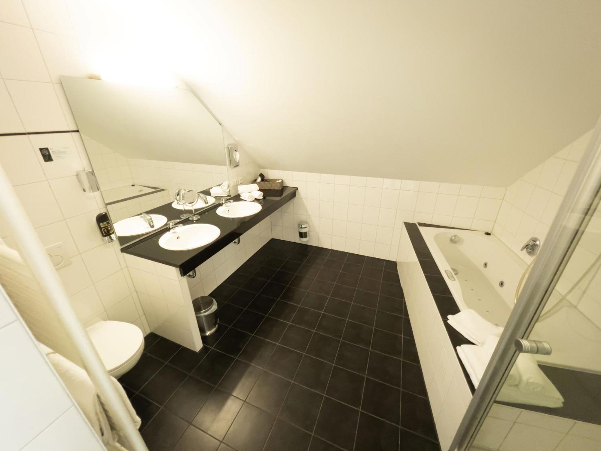 Hotel Rosmarin Bodman-Ludwigshafen Buitenkant foto